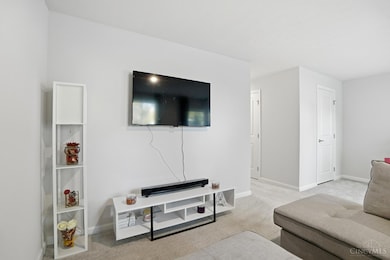 42 Wentworth Ln, Cincinnati, OH 45236 - photo 6