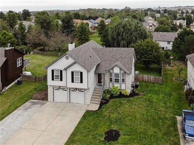 1712 Longhorn Ln, Raymore, MO 64083 - photo 3