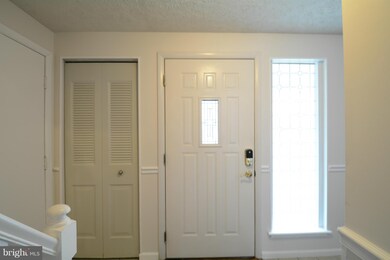 16122 Olmstead Ln, Woodbridge, VA 22191 - photo 3