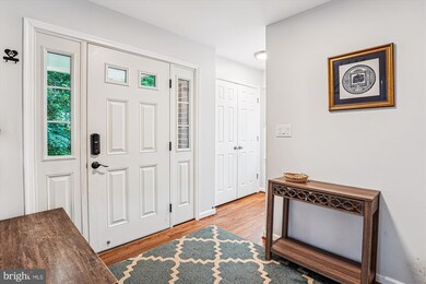 7514 Heatherton Ln, Potomac, MD 20854 - photo 4