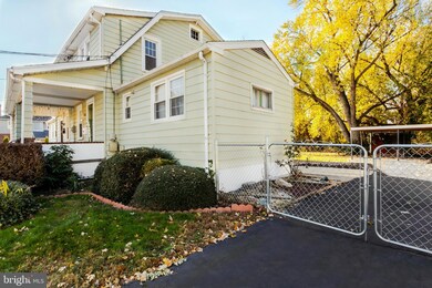 202 W Cooke Ave, Glenolden, PA 19036 - photo 2