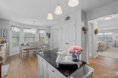 813 Ranchero St, Statesville, NC 28677 - photo 2