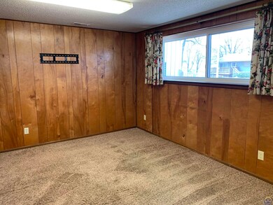 3125 SW Crest Dr, Topeka, KS 66614 - photo 3