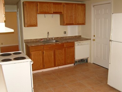 24 Crescent St, Worcester, MA 01605 - photo 3