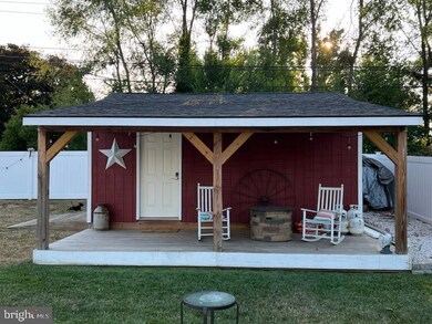 5808 Larsen St, Glen Burnie, MD 21061 - photo 5