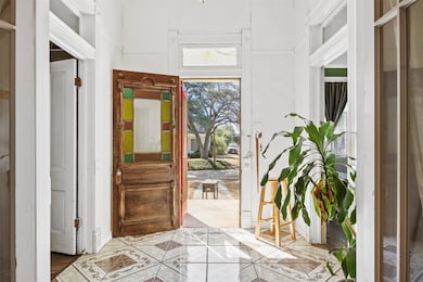 606 W Bell Ave, Rockdale, TX 76567 - photo 2