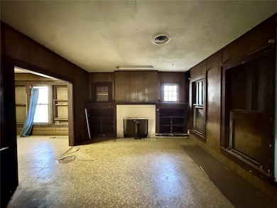 807 N Marable St, West, TX 76691 - photo 2