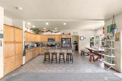 1121 22nd St, Bellingham, WA 98225 - photo 3