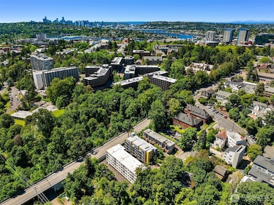 2233 NE 46th St, Seattle, WA 98105 - photo 5