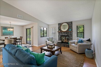 8413 Spicewood Dr, Jacksonville, FL 32216 - photo 6