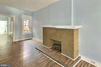 209 N 10th St, Reading, PA 19601 - photo 3