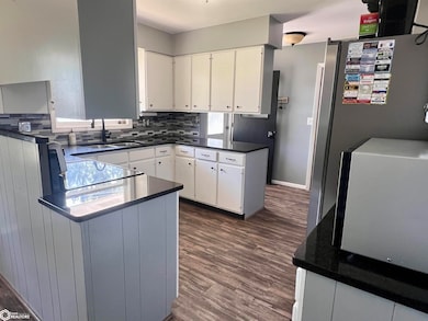 2306 15th Ave, Eldora, IA 50627 - photo 6