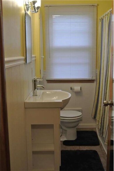 1st Floor bath
