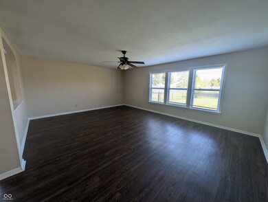 8243 Retreat Ln, Indianapolis, IN 46259 - photo 5