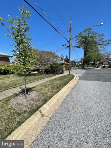 2018 Jameson St, Temple Hills, MD 20748 - photo 5