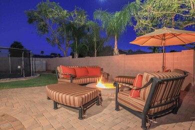 Night-Firepit Patio