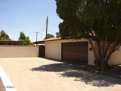 235 Garage-Driveway