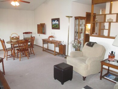Living Room/Dining Area