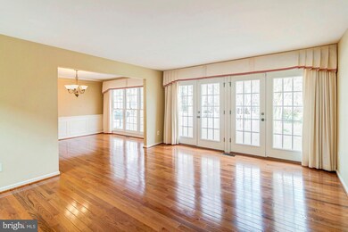 11613 Flints Grove Ln, North Potomac, MD 20878 - photo 5