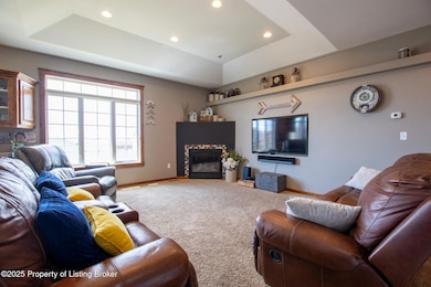 2545 States Blvd, Dickinson, ND 58601 - photo 6