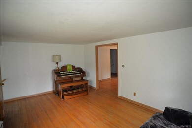 565 Willow Ave, North Tonawanda, NY 14120 - photo 2