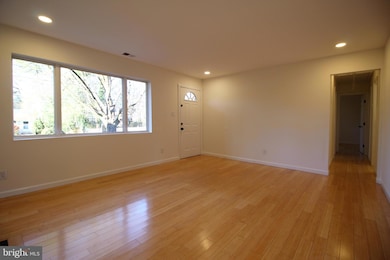 2129 Grayson Place, Falls Church, VA 22043 - photo 4