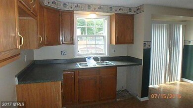 10 Urbanwood Ct, Essex, MD 21221 - photo 5