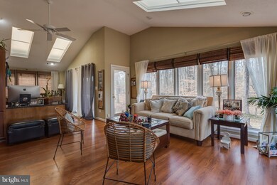 8504 Horseshoe Ln, Potomac, MD 20854 - photo 4