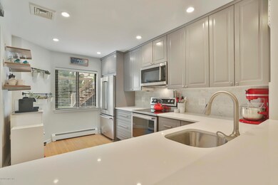 302 River W unit 302, Greenwich, CT 06831 - photo 7