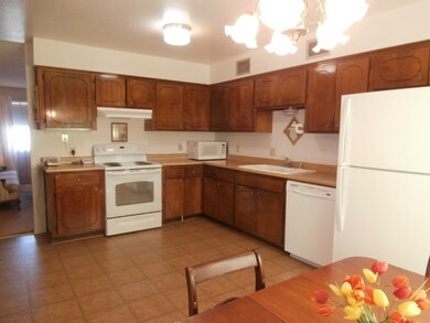 521 S Avenue A, Yuma, AZ 85364 - photo 4