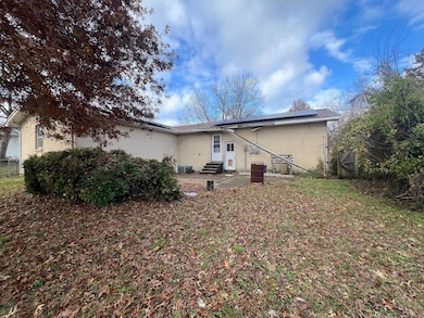 512 E Lindon St, Bolivar, MO 65613 - photo 4