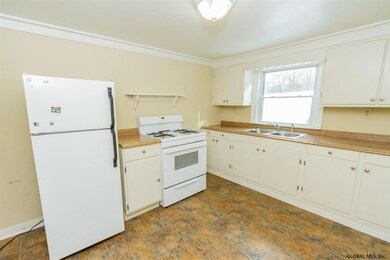 6148 Route 9n unit B, Corinth, NY 12822 - photo 5