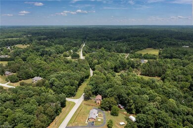 2315 Kivett Dr, Greensboro, NC 27406 - photo 5