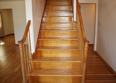 25 Erie Rd, Columbus, OH 43214 - photo 2