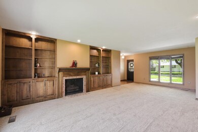 204 E Ensey St, Tuscola, IL 61953 - photo 4