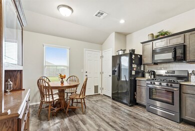 1541 S 30th Ct, Broken Arrow, OK 74014 - photo 7