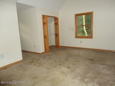 932 Gunstock Ln, Tafton, PA 18464 - photo 5