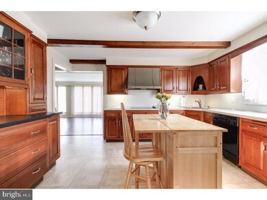 136 Thompson Ave, Gibbstown, NJ 08027 - photo 4