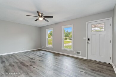 222 Kentucky Ct, Mount Washington, KY 40047 - photo 2