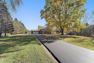 967 Sherman Rd, Hudson, WI 54016 - photo 3