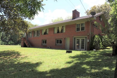 1305 Sycamore Dr, Manchester, TN 37355 - photo 2