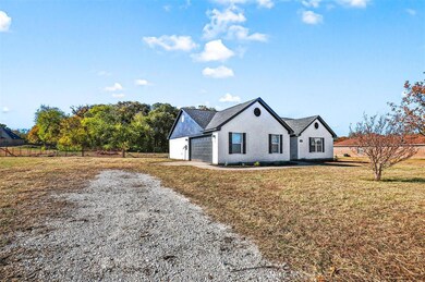 108 Kersh Ln, Springtown, TX 76082 - photo 3