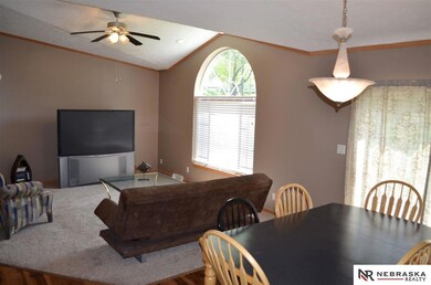 8410 Auburn Ct, Plattsmouth, NE 68048 - photo 5