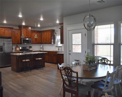 5329 NE Elk Point Rd, Elgin, OK 73538 - photo 5