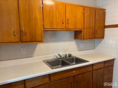 707 E Crestview Dr, Marion, IN 46952 - photo 4