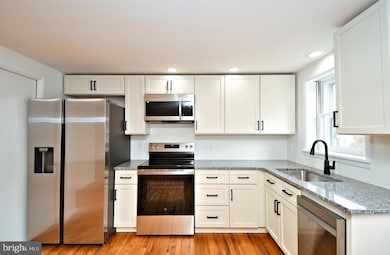 4776 Old Easton Rd unit 3, Doylestown, PA 18902 - photo 3