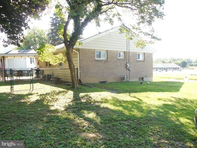 115 W Huller Ln, Reading, PA 19605 - photo 5