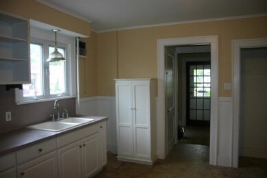 112 Swan St, Schenectady, NY 12302 - photo 4