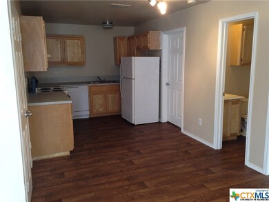 1015 Advance St, San Marcos, TX 78666 - photo 6