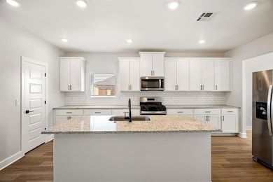 3108 Aidyn Ct, Mustang, OK 73064 - photo 5